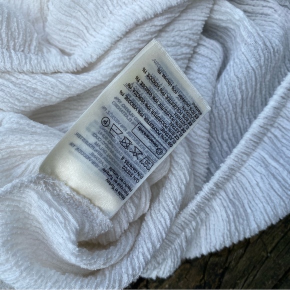 H&M white on or off shoulder cropped blouse size Medium - Picture 6 of 7